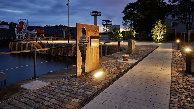 Bremerhaven's new promenades at Handelshafen, DE